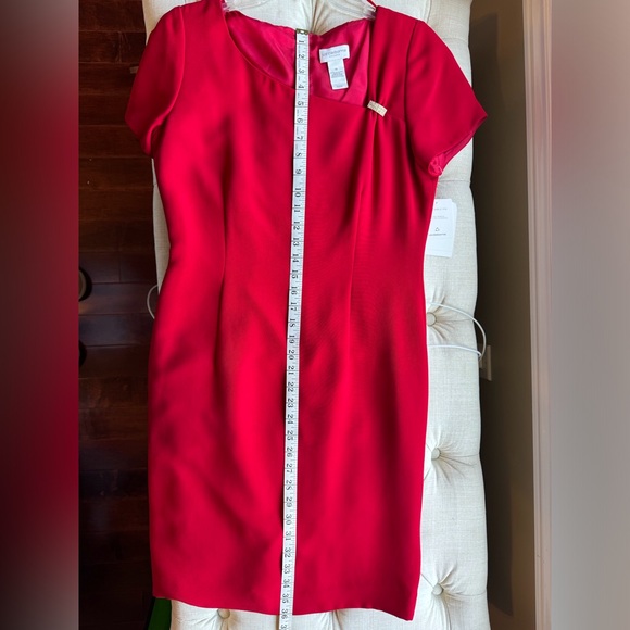 NWT Claiborne Red Dress - Sz 10 with jewelled brooch. - Picture 5 of 6